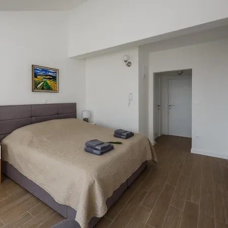 Holiday home Exclusive Jenny Private Pool Parking *